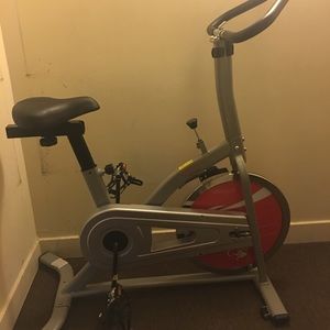 New  Sunny Health & Fitness Indoor Cycling Bike
